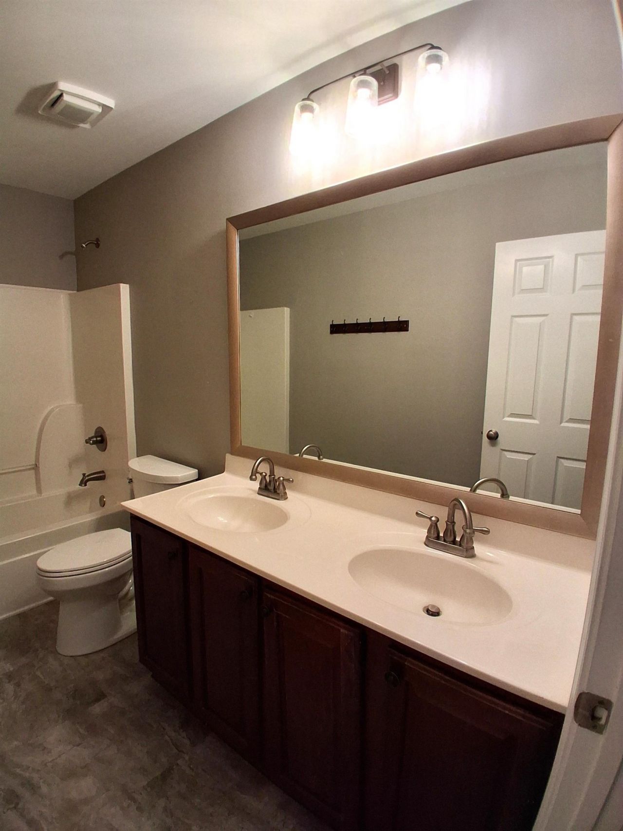 309 Palmetto Glen Dr. Photo 7