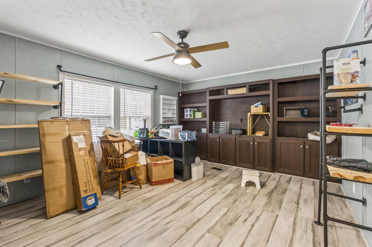 616 Highway 57 N Photo 13