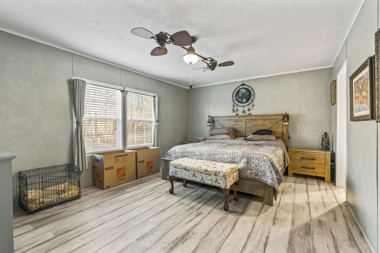 616 Highway 57 N Photo 14