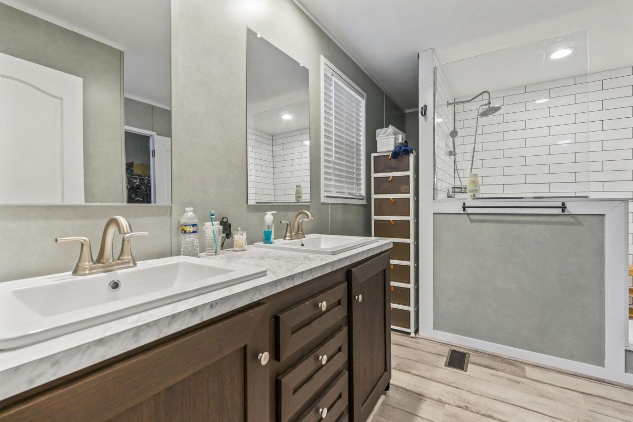 616 Highway 57 N Photo 16