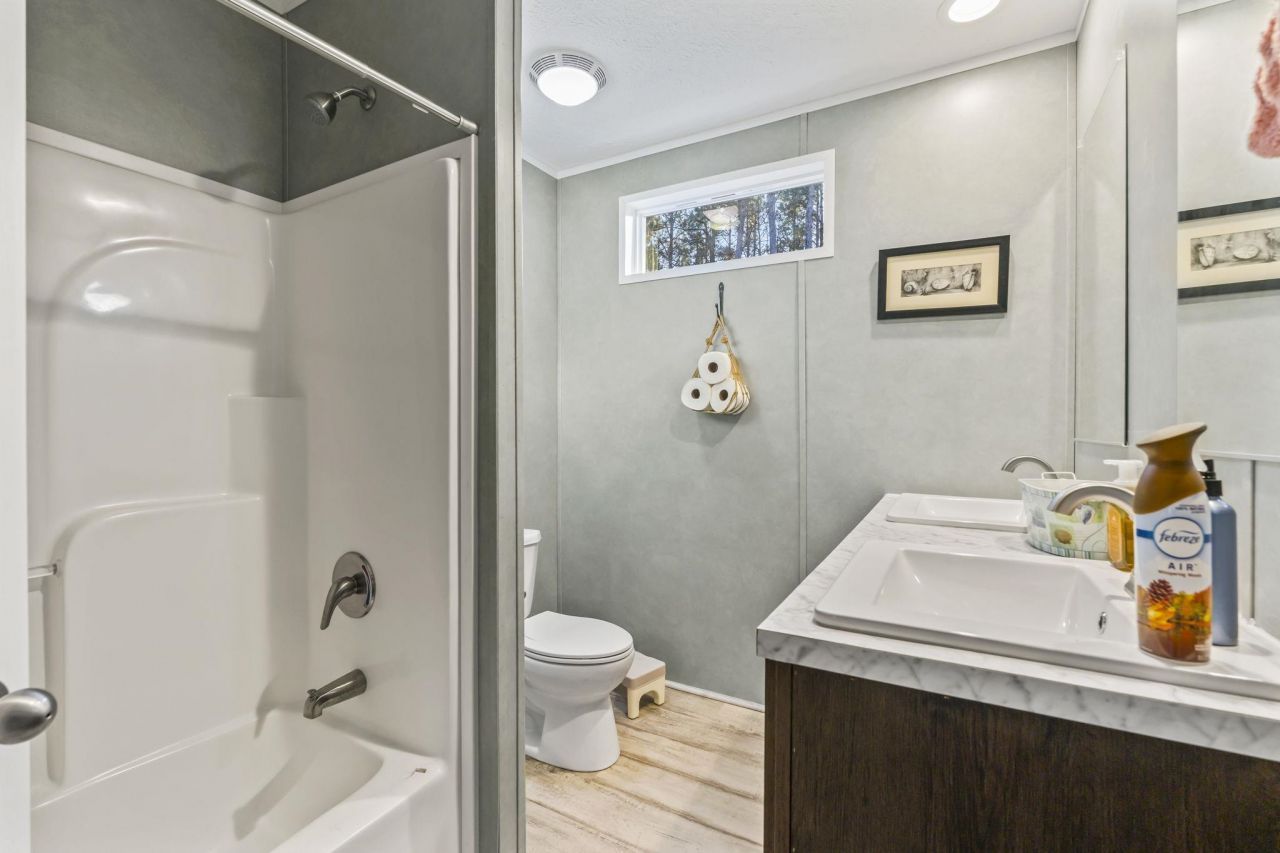 616 Highway 57 N Photo 18