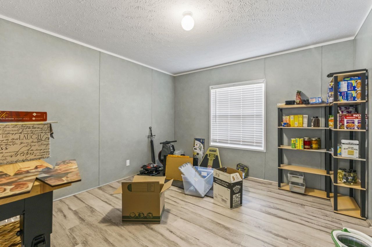 616 Highway 57 N Photo 19