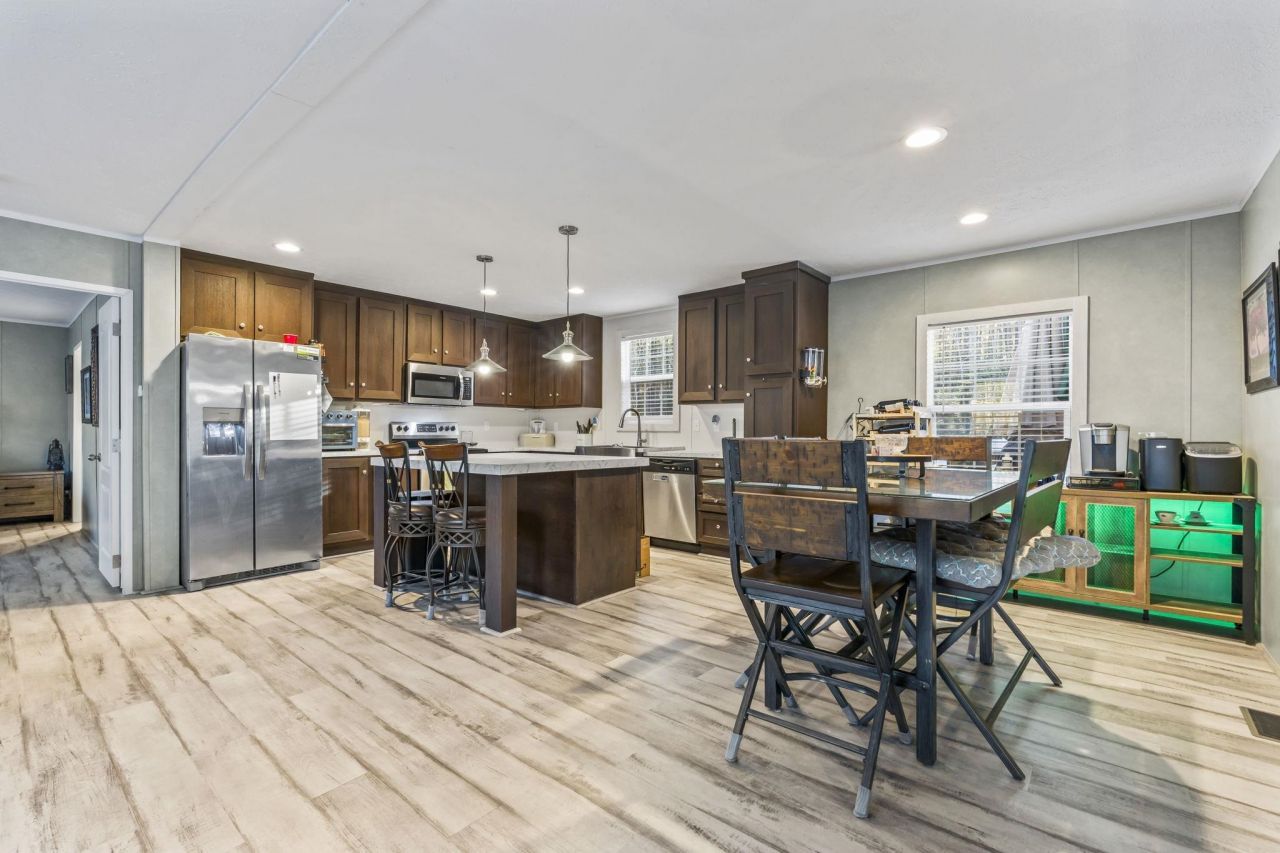 616 Highway 57 N Photo 8