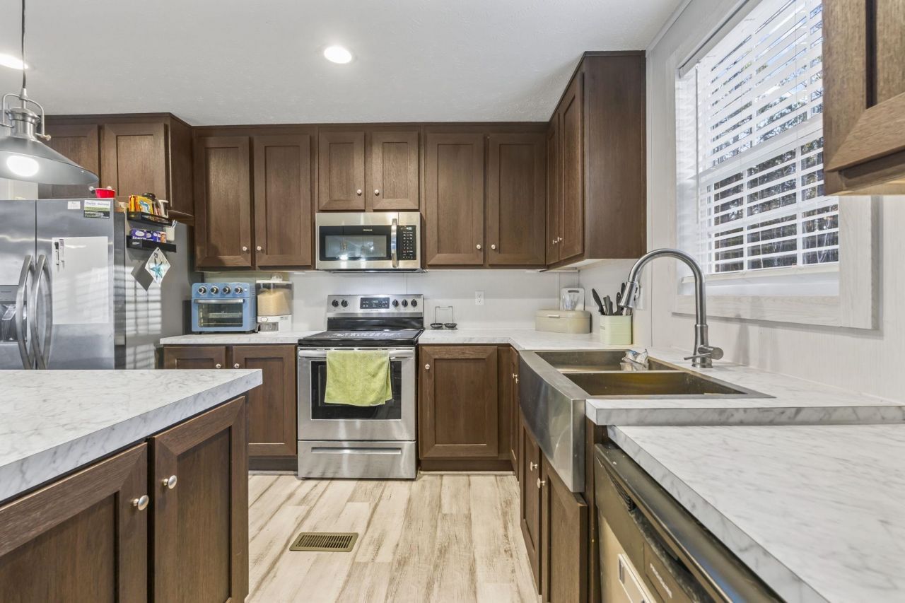 616 Highway 57 N Photo 9