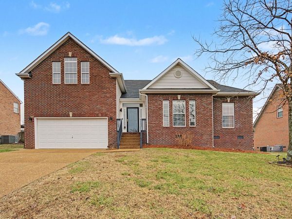 1030 Oakhall Dr, Mount Juliet, TN 37122