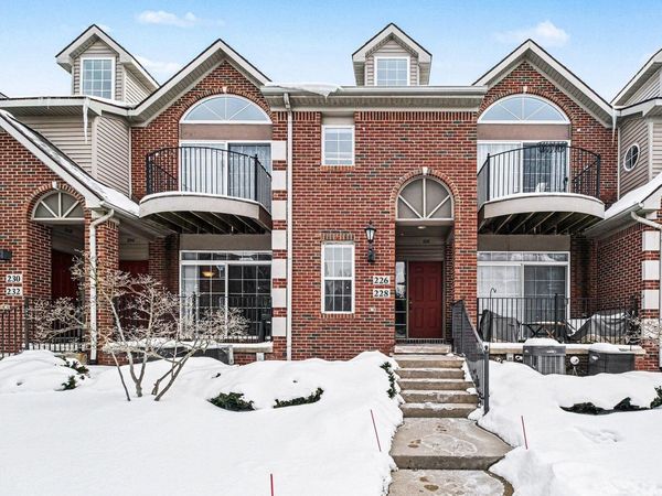 228 W Oakbrook Drive, Ann Arbor, MI 48103