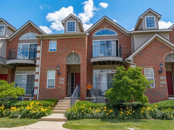 228 W Oakbrook Drive, Ann Arbor, MI 48103