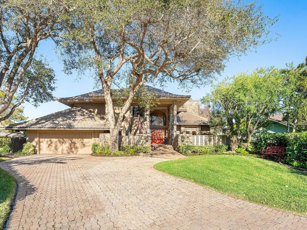 4 Sutherland Court, Palm Beach Gardens, FL 33418