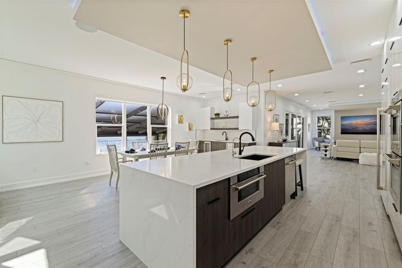 3830 Shore Acres Boulevard Ne, Saint Petersburg, FL 33703 Photo