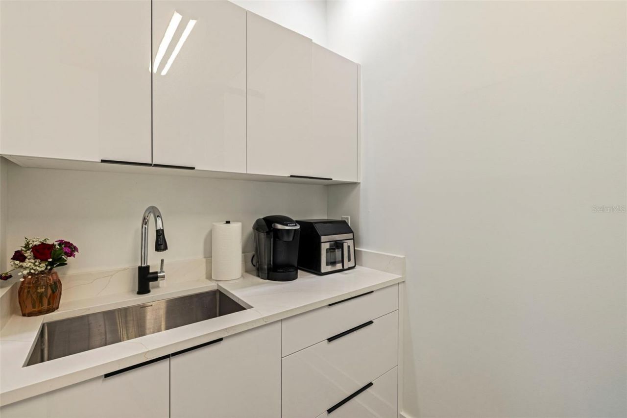 3830 Shore Acres Boulevard Ne, Saint Petersburg, FL 33703 Photo