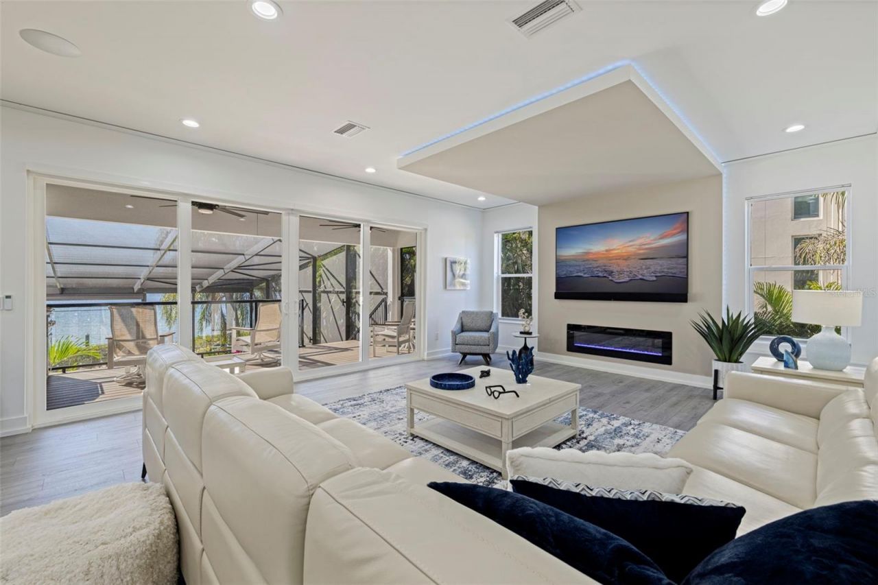 3830 Shore Acres Boulevard Ne, Saint Petersburg, FL 33703 Photo