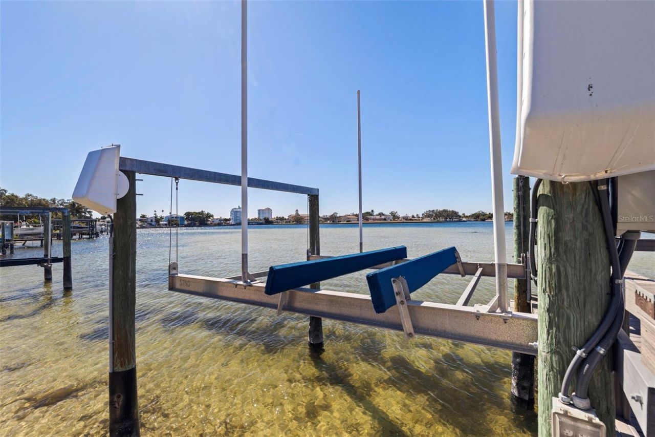 3830 Shore Acres Boulevard Ne, Saint Petersburg, FL 33703 Photo