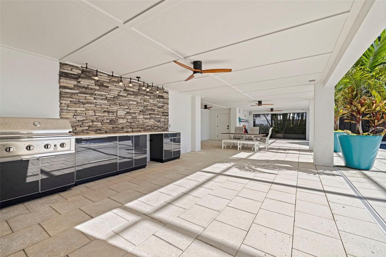 3830 Shore Acres Boulevard Ne, Saint Petersburg, FL 33703 Photo