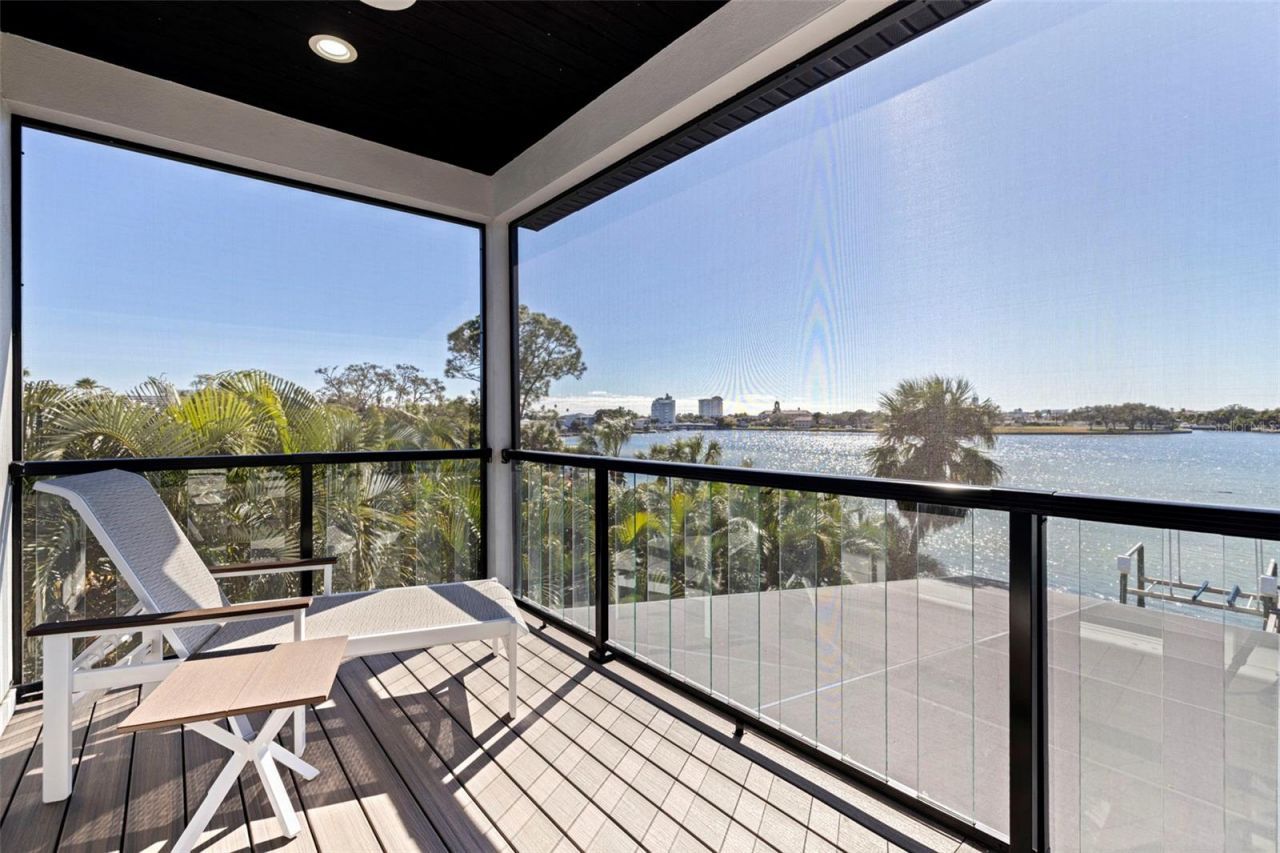 3830 Shore Acres Boulevard Ne, Saint Petersburg, FL 33703 Photo