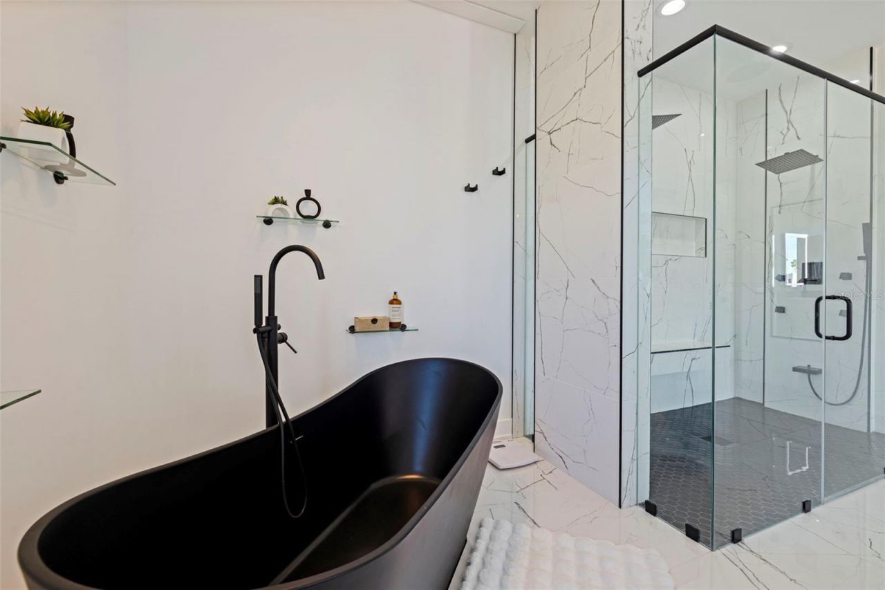 3830 Shore Acres Boulevard Ne, Saint Petersburg, FL 33703 Photo