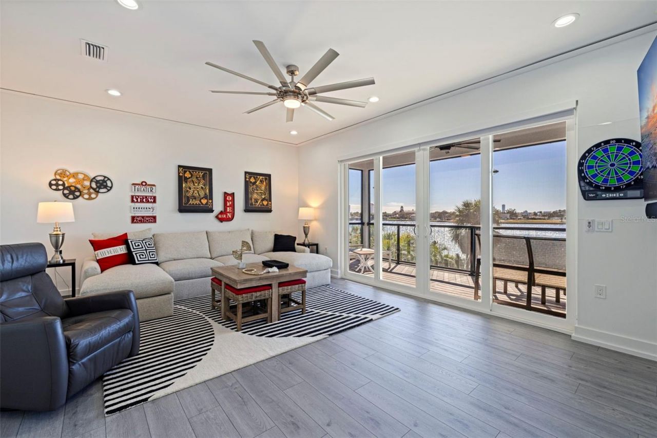 3830 Shore Acres Boulevard Ne, Saint Petersburg, FL 33703 Photo