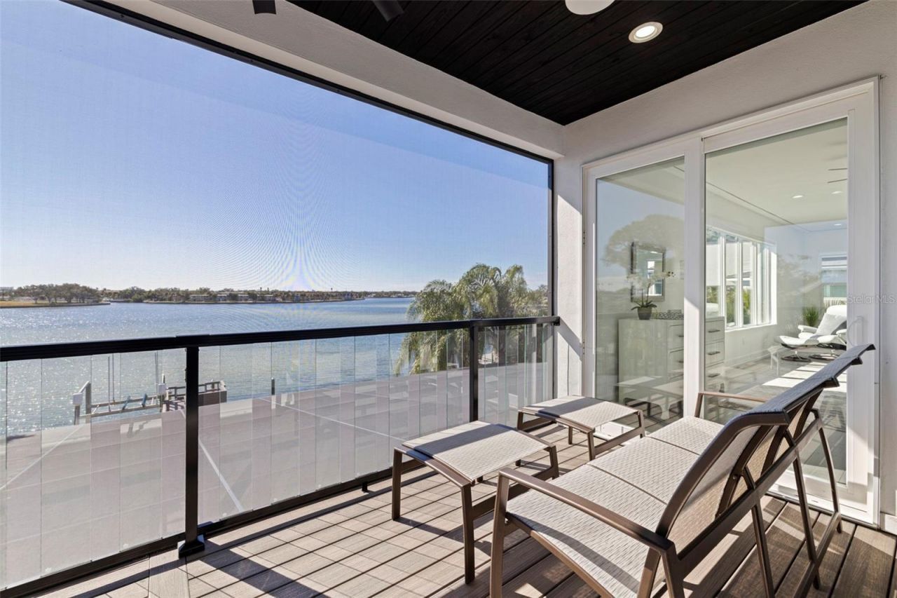 3830 Shore Acres Boulevard Ne, Saint Petersburg, FL 33703 Photo