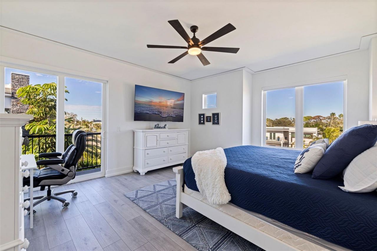 3830 Shore Acres Boulevard Ne, Saint Petersburg, FL 33703 Photo