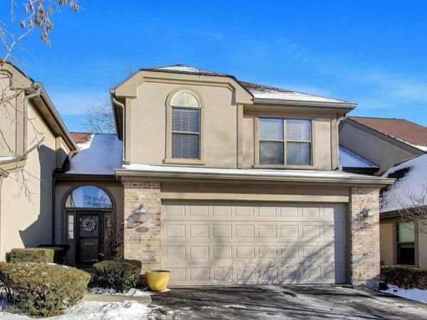 141 Chatsworth Circle, Schaumburg, IL 60194