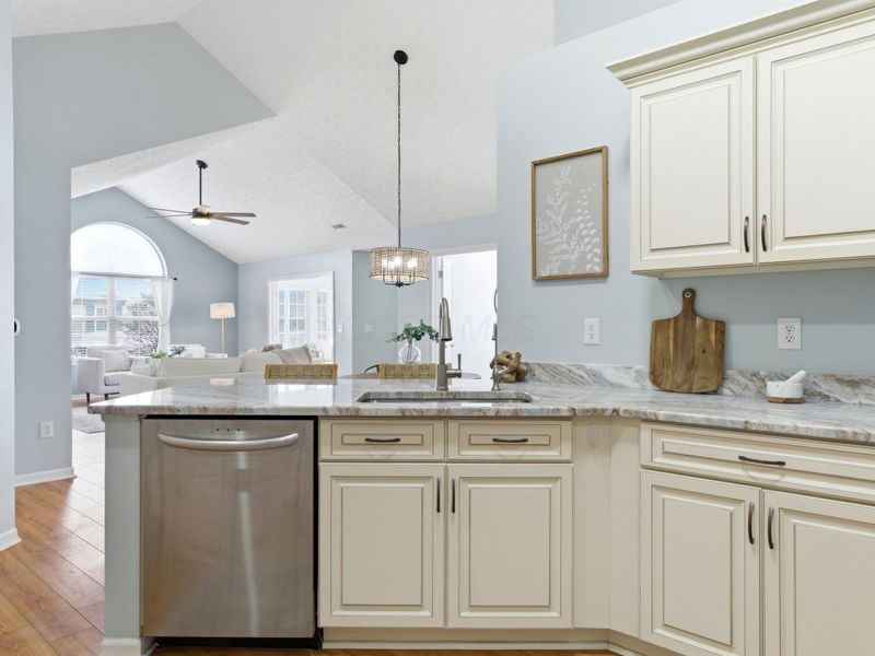 7336 Falls View Circle, Delaware, OH 43015 Photo 12