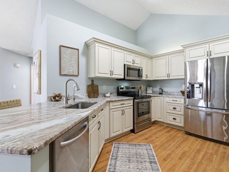 7336 Falls View Circle, Delaware, OH 43015 Photo 9