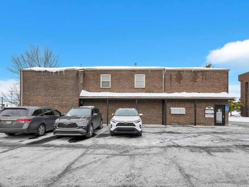 37 E Wilson Bridge Road, Worthington, OH 43085 Photo 1