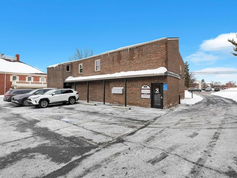 37 E Wilson Bridge Road, Worthington, OH 43085 Photo 2