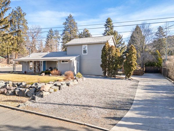 1154 NE 9th Street, Bend, OR 97701