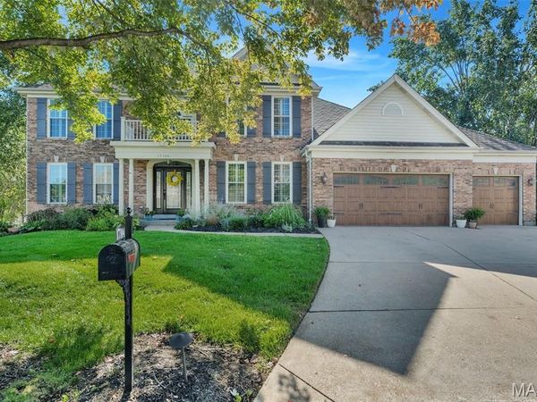 17104 Hillcrest Field Court, Chesterfield, MO 63005