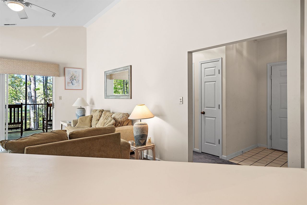 105 Pipers Ln.  Photo 11