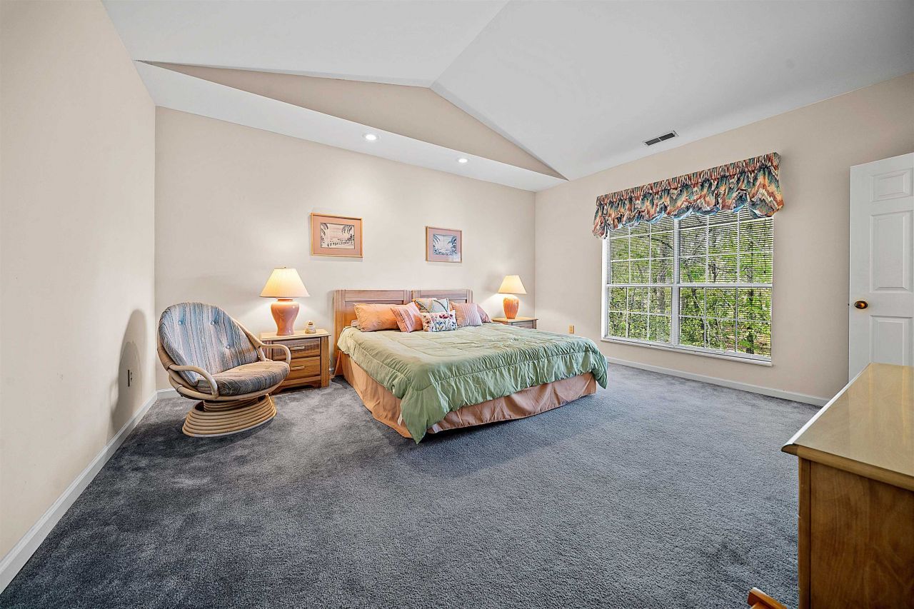 105 Pipers Ln.  Photo 17