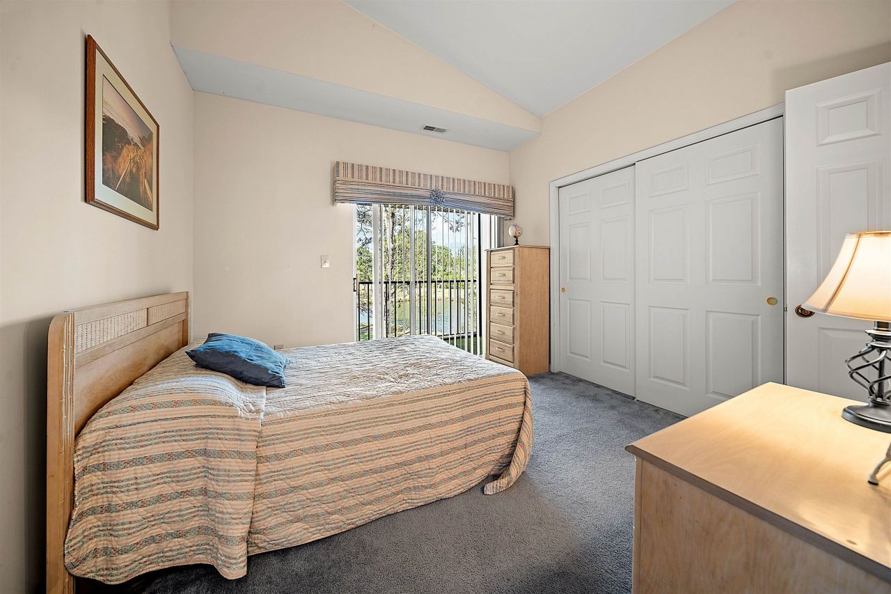 105 Pipers Ln.  Photo 5