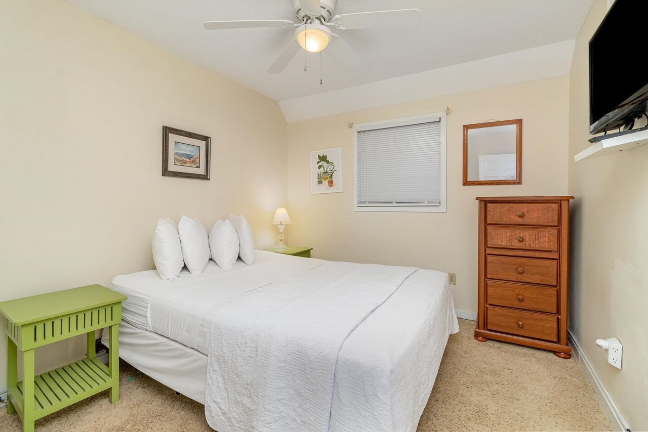 5905 South Kings Hwy. Photo 22