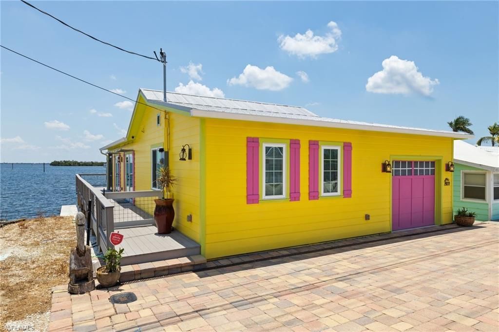 4819 Pine Island Rd Nw, Matlacha, FL 33993 Photo