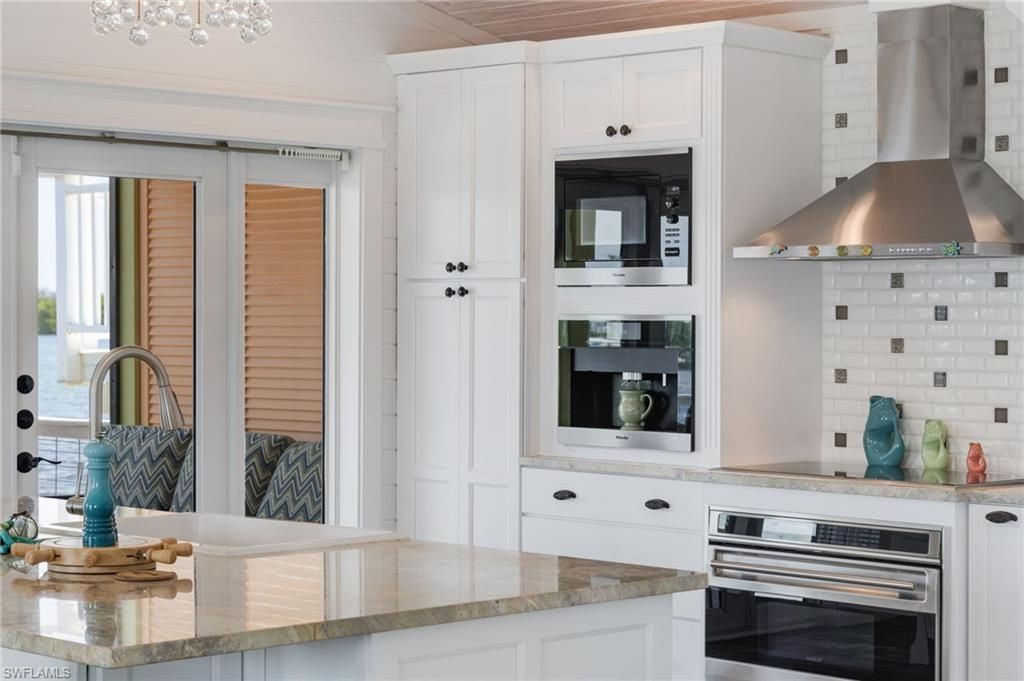 4819 Pine Island Rd Nw, Matlacha, FL 33993 Photo