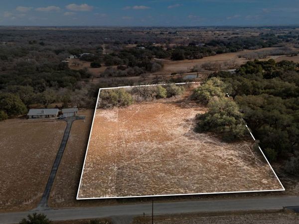 246 Shamrock Dr.,, Floresville, TX 78114