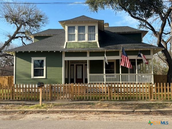 603 Saint Francis Street , Gonzales, TX 78629