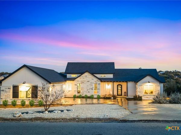 1326 Via Principale, New Braunfels, TX 78132