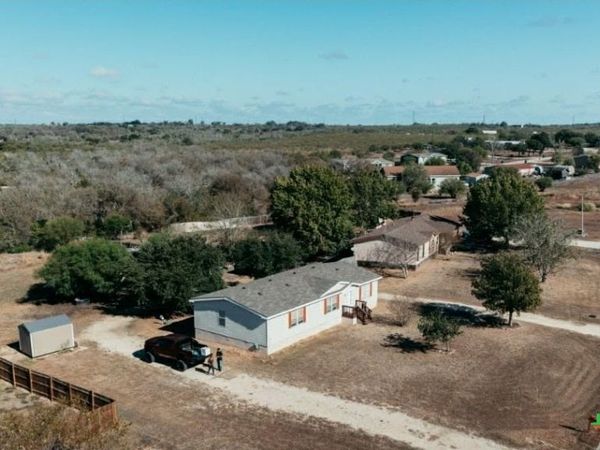 153 Davie Lane, Marion, TX 78124