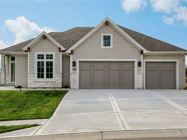 9188 N Chestnut Avenue, Kansas City, MO 64156