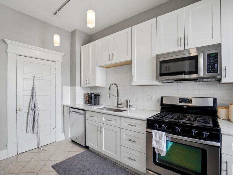 252 W Hubbard Avenue, Columbus, OH 43215 Photo 14