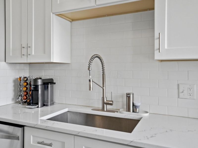 252 W Hubbard Avenue, Columbus, OH 43215 Photo 15