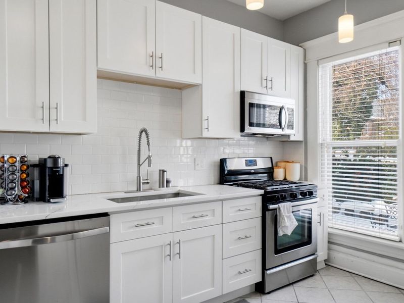 252 W Hubbard Avenue, Columbus, OH 43215 Photo 16