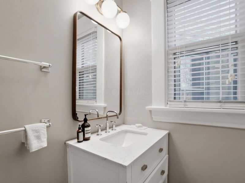 252 W Hubbard Avenue, Columbus, OH 43215 Photo 25