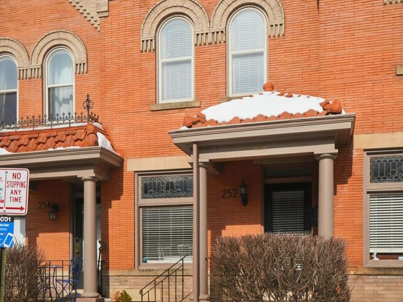 252 W Hubbard Avenue, Columbus, OH 43215 Photo 3