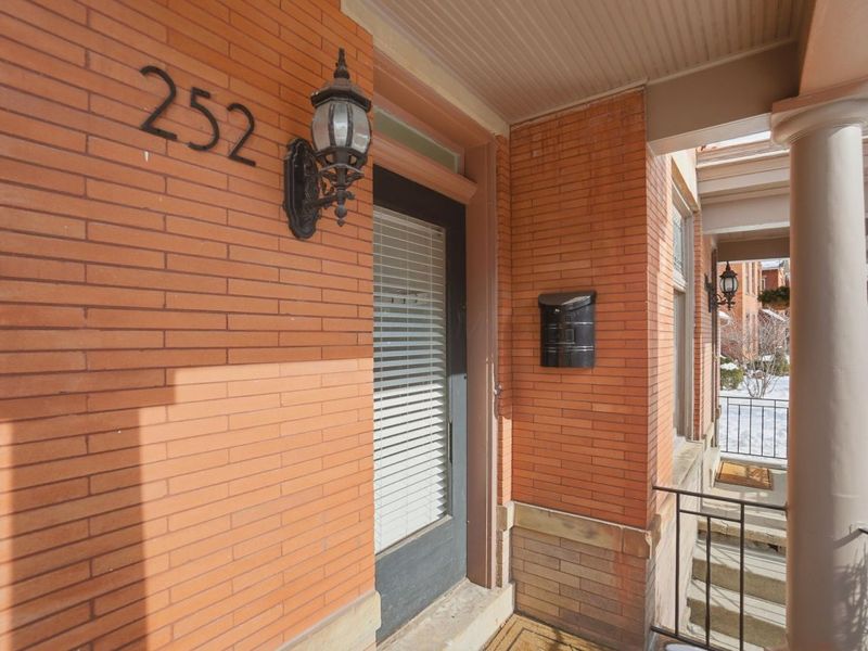 252 W Hubbard Avenue, Columbus, OH 43215 Photo 6