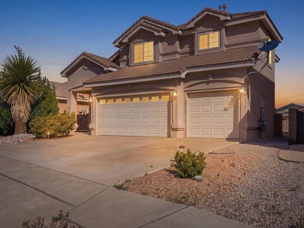 7627 Ramona Avenue NW, Albuquerque, NM 87114