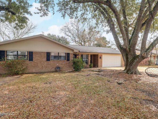 830 Bluewood Drive, Biloxi, MS 39532