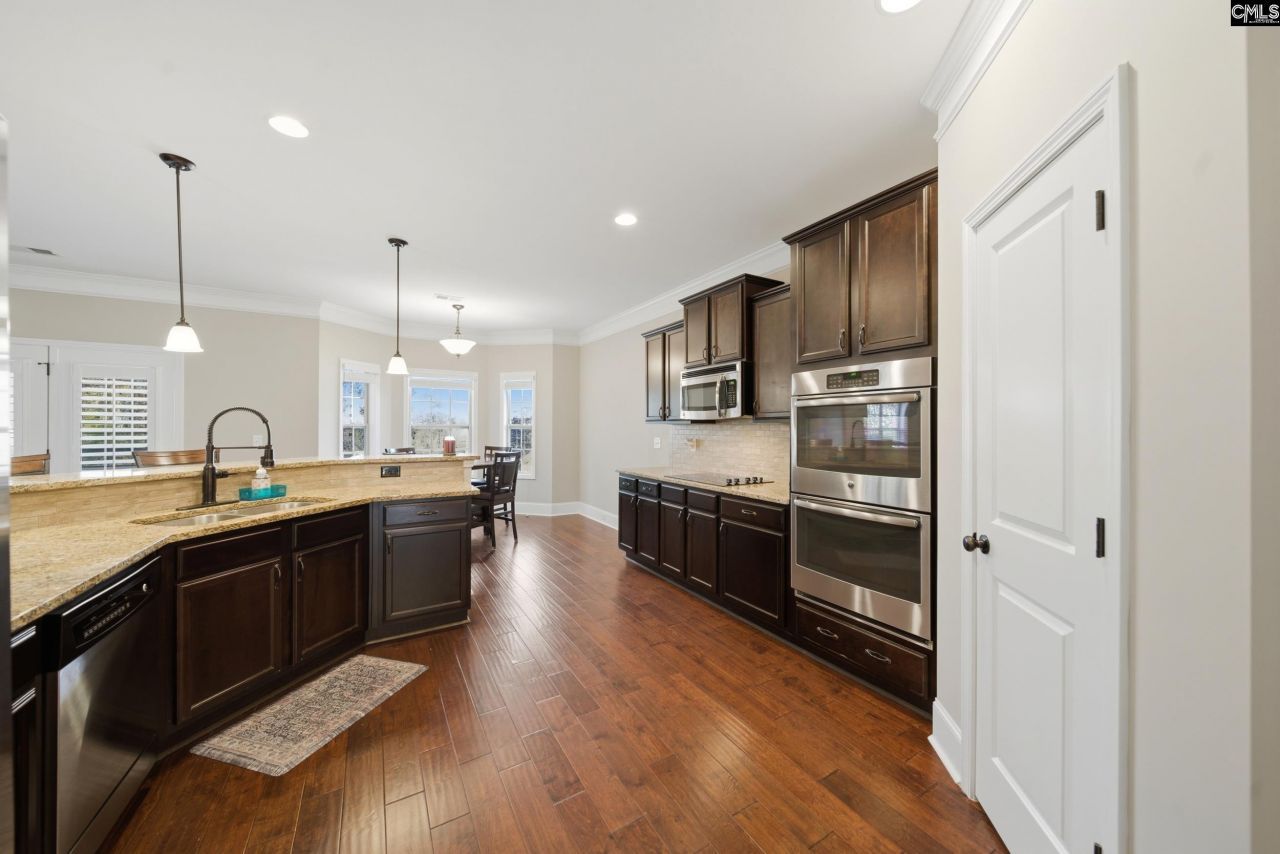 127 Windermere Village Way  Photo 9