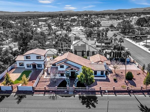 2200 S Pioneer Way, Las Vegas, NV 89117